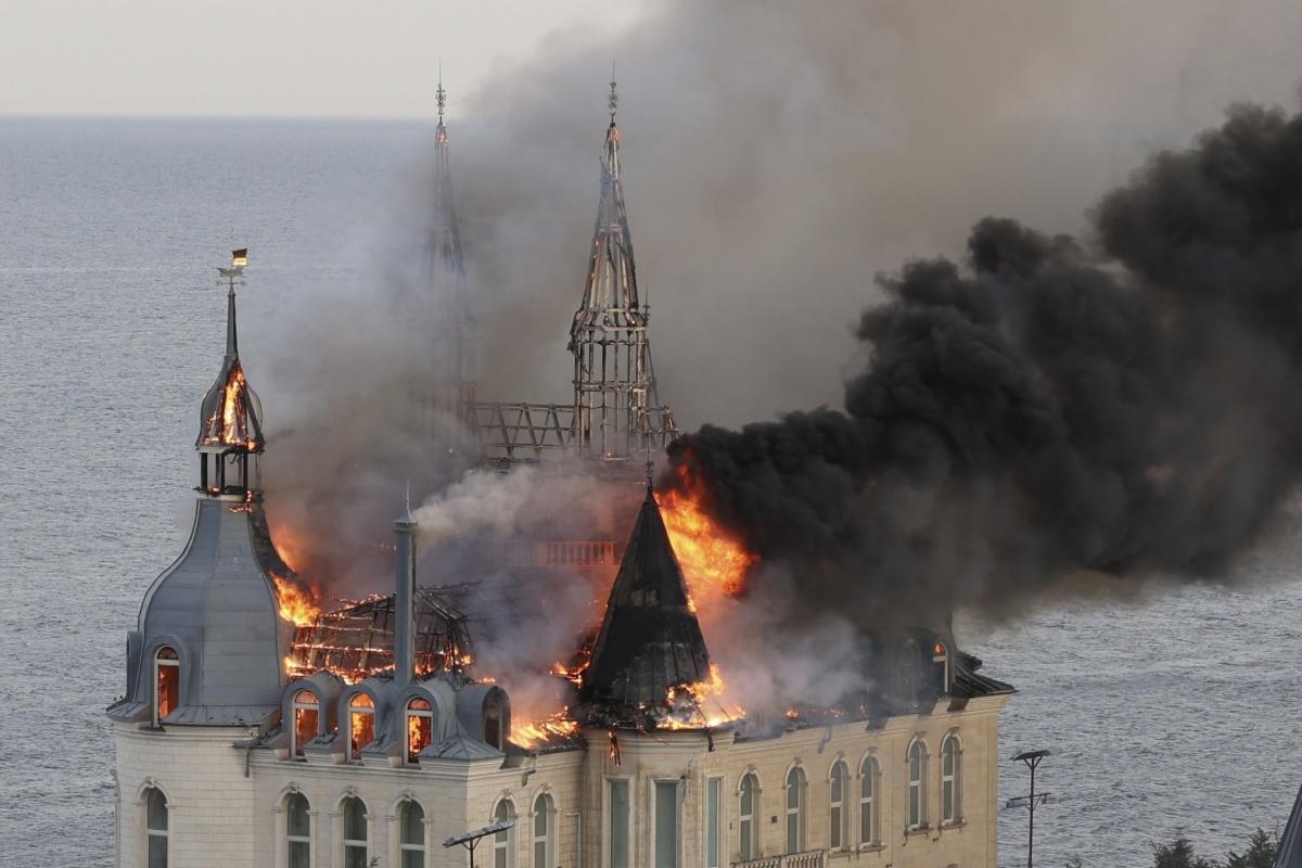  Ataque ruso con misil impacta el “Castillo de Harry Potter” de Odesa, Ucrania
