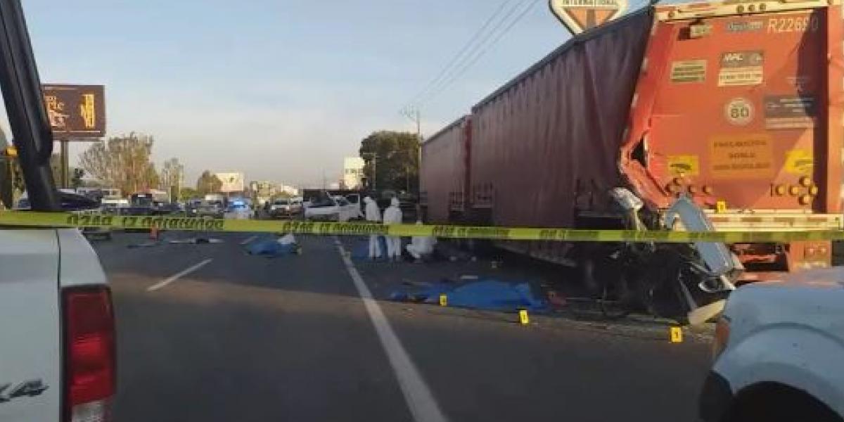 Fuerte accidente en la carretera León–Silao deja un saldo de siete muertos