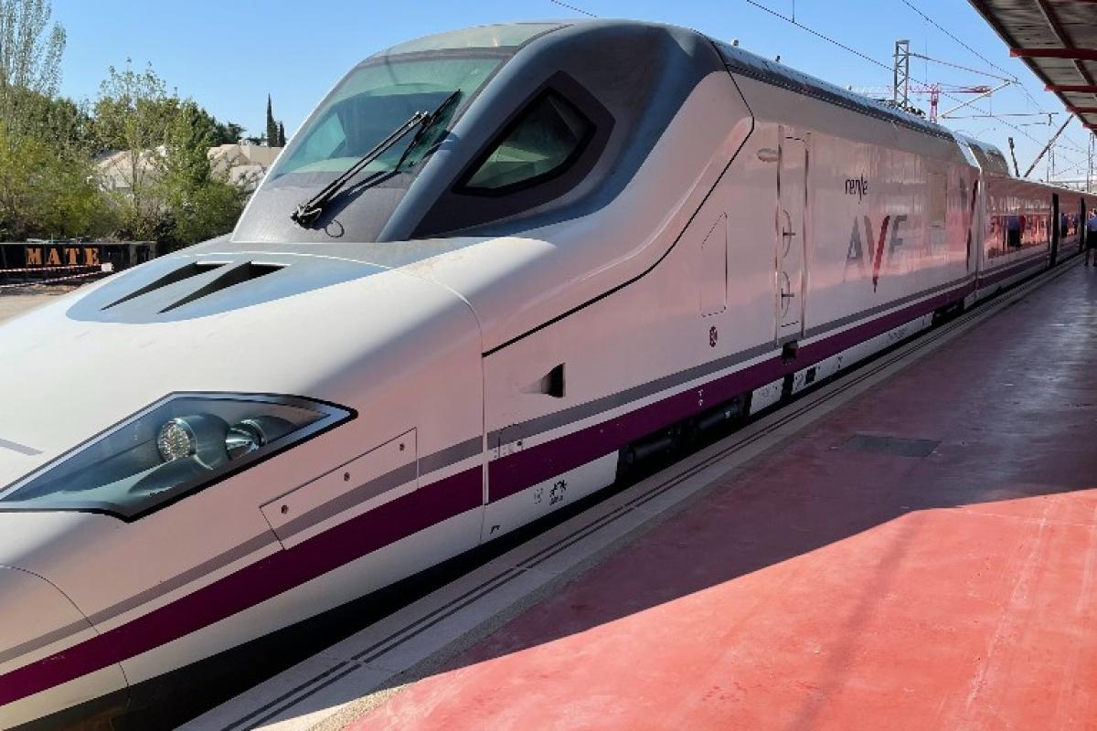 España anuncia viajes gratis en Metro para reducir uso de vehículos