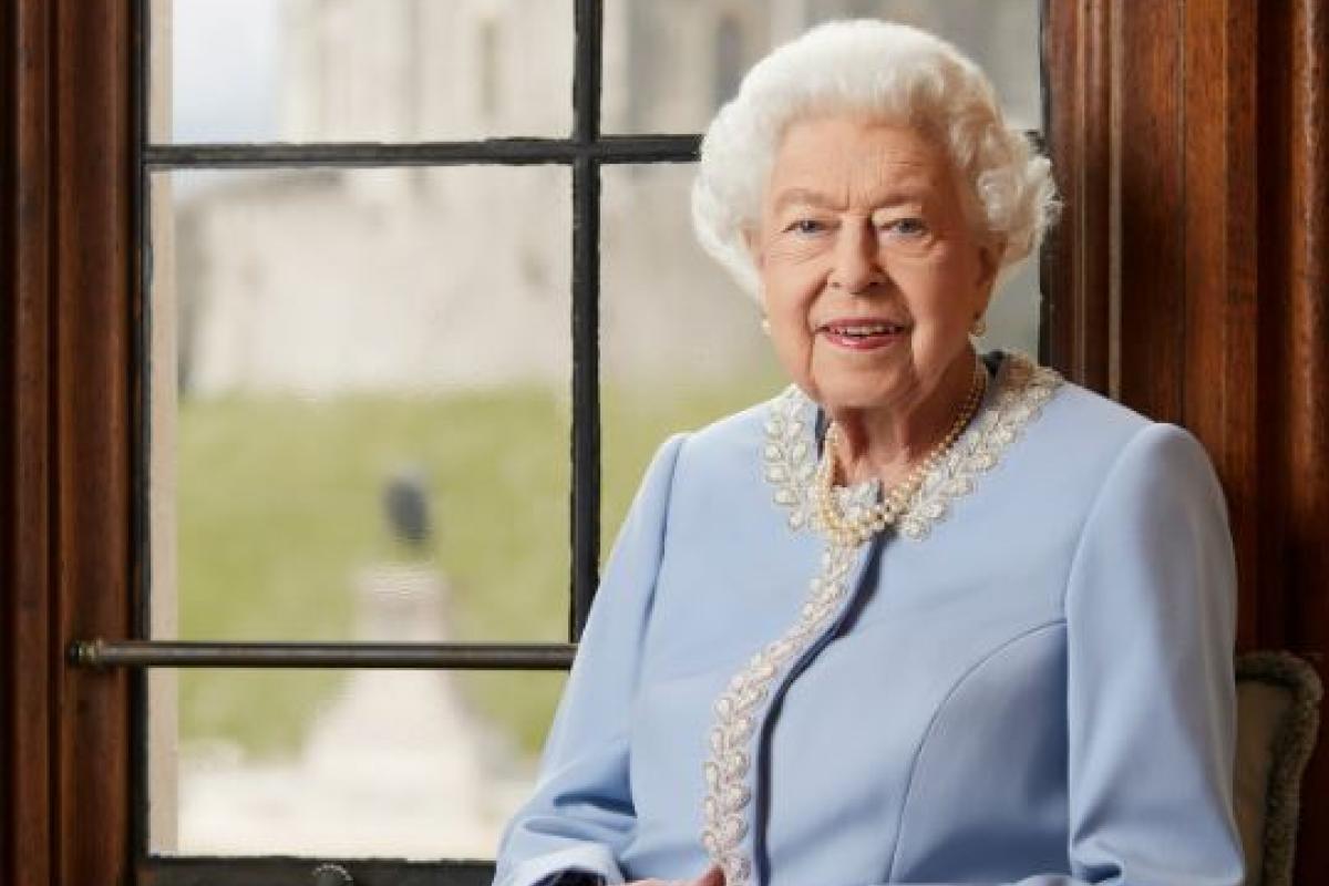 "Preocupa la salud de la reina", advierte el Palacio de Buckingham