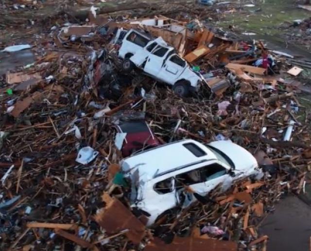 Paso de tornados deja 23 muertos en Misisipi